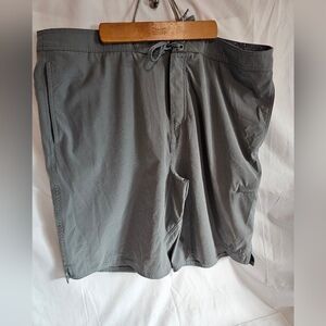HUK Performance Men's Size 30 Board Shorts 11” Inseam Gray, Stretch
